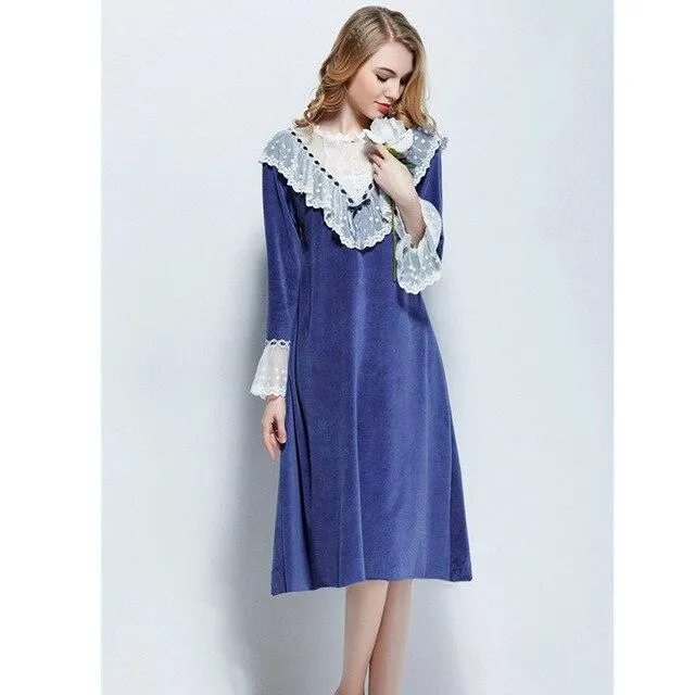 Blue Velvet Nightgown Elegant Warm Winter Velours Sleepwear Women Home Wear Sleep Shirts Vintage Lace Ruffle Night Dress T381